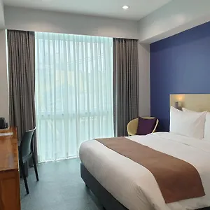 מלון Leez Inn Makati